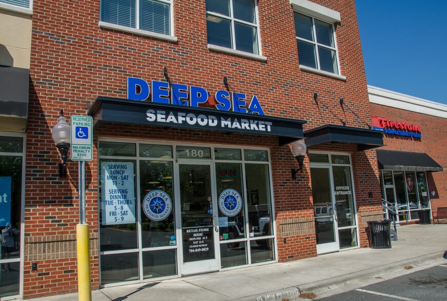 More Photos Of 10020 Monroe Rd, Charlotte Unknown For Lease