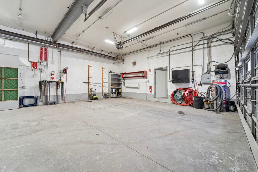 More Photos Of 14-16 S Wycombe Ave, Lansdowne Auto Repair For Sale