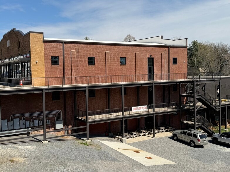 More Photos Of 201 S Court Street, Maryville General Retail For Lease