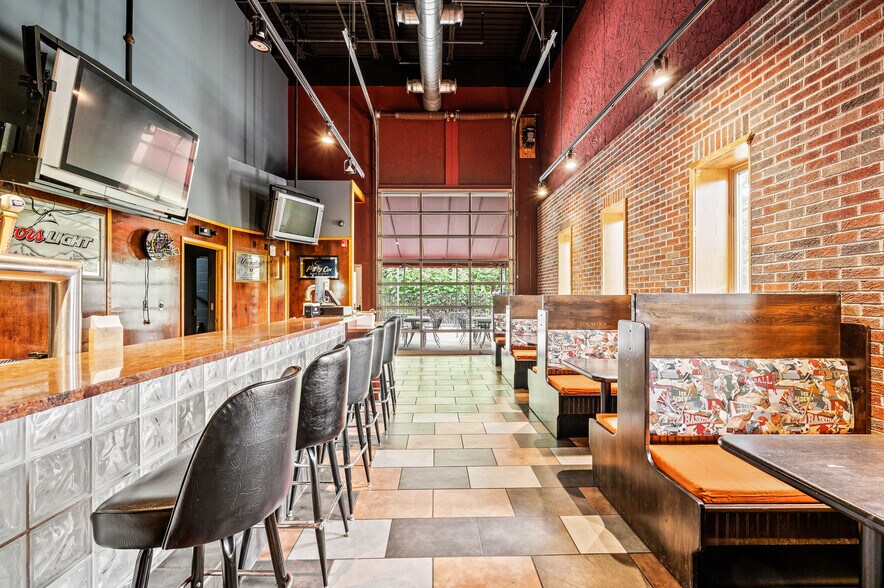 More Photos Of 5400 William Penn Hwy, Export Restaurant For Sale