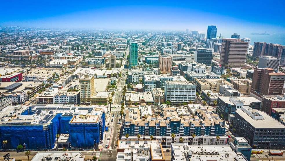 More Photos Of 236-242 Pine Ave, Long Beach Storefront Retail Office For Lease