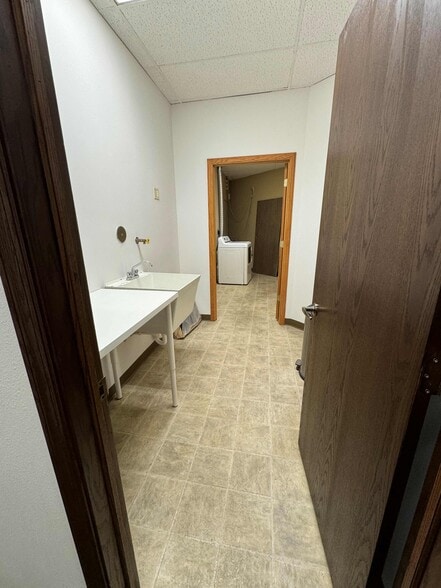 More Photos Of 115-159 Marion Blvd, Marion General Retail For Lease