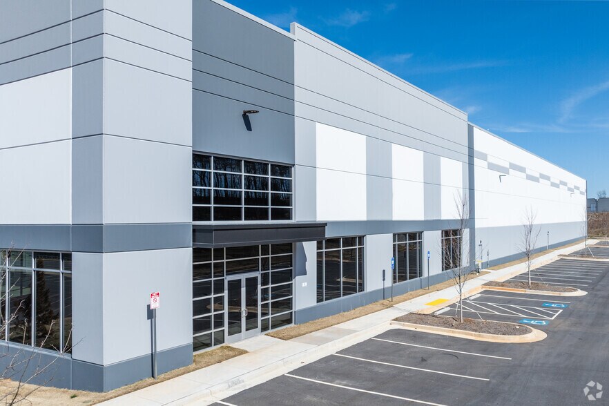More Photos Of 1350 Six Flags Rd, Lithia Springs Warehouse For Lease