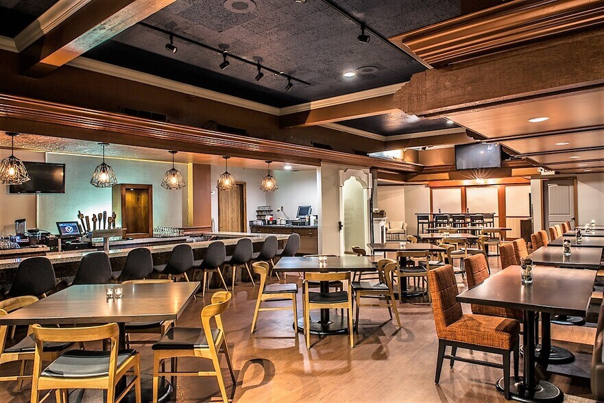 More Photos Of 1929 4th St, Eureka Hotel For Sale