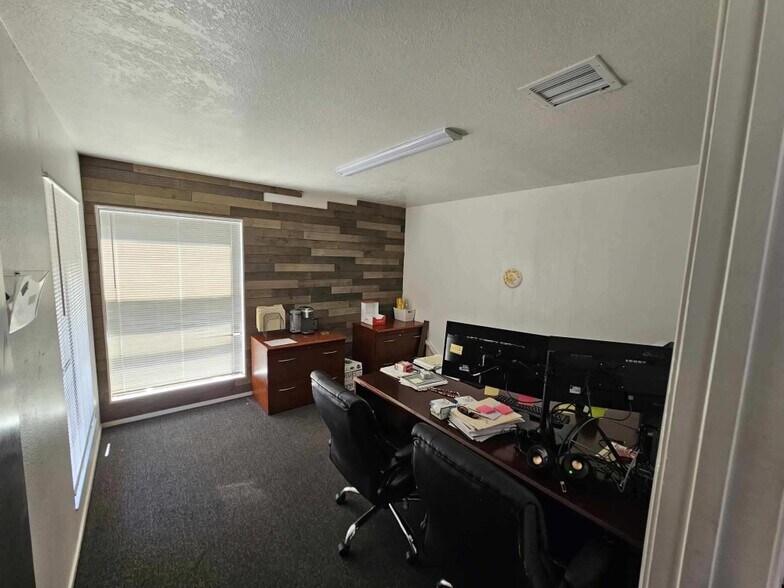 More Photos Of 1036-1038 W Clinton Ave, Fresno Office For Sale