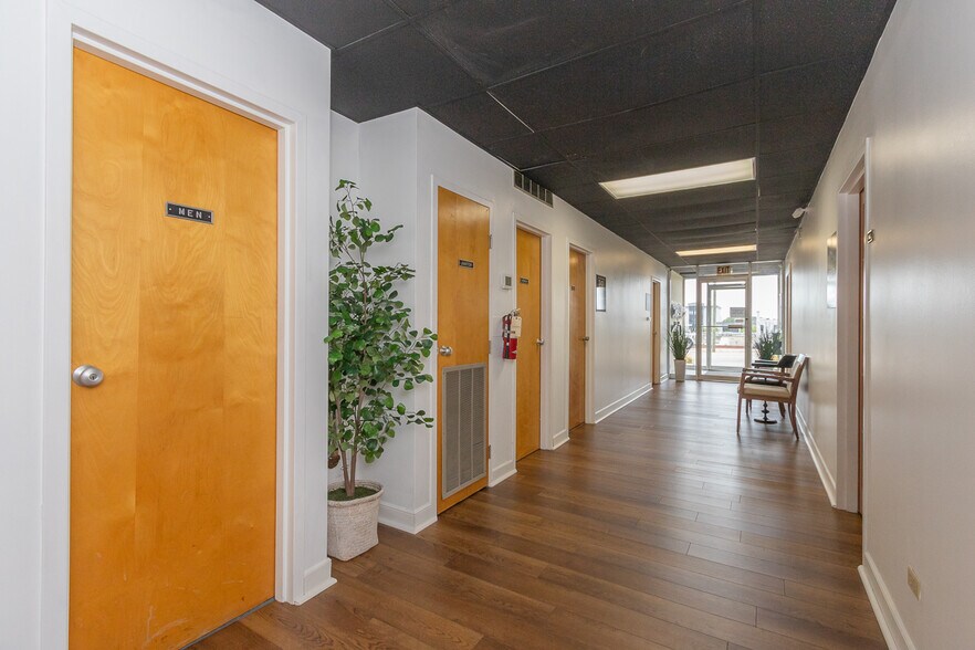 More Photos Of 210 N McDuffie St, Anderson Office For Sale