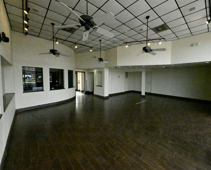 More Photos Of 6712-6780 Bandera Rd, San Antonio Specialty For Sale