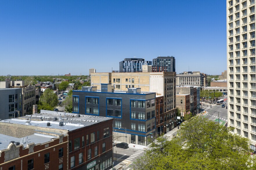 More Photos Of 1504 W Haddon Ave, Chicago Apartments For Lease