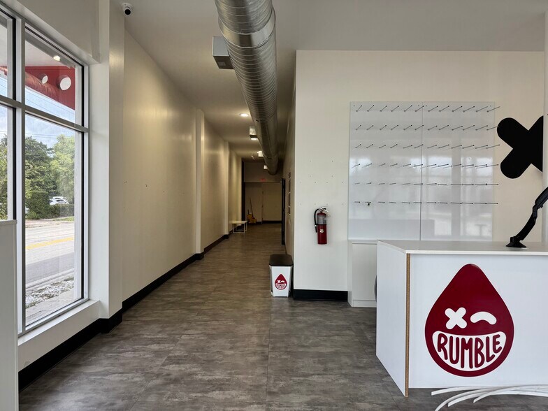 More Photos Of 2341 Hollywood Blvd, Hollywood Freestanding For Lease
