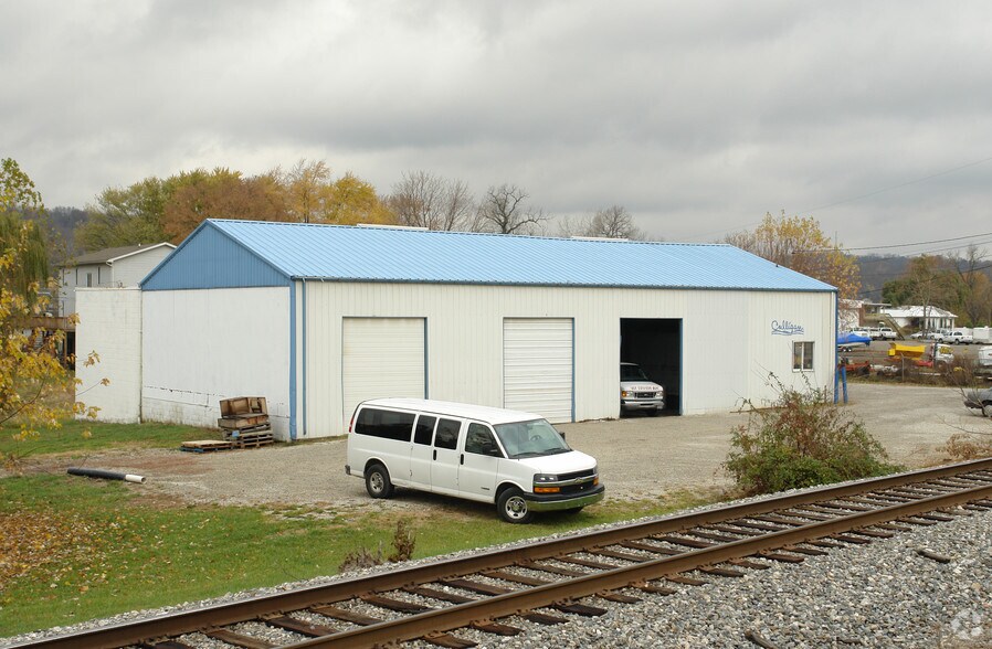 More Photos Of 316 16th St, Vienna Service For Sale