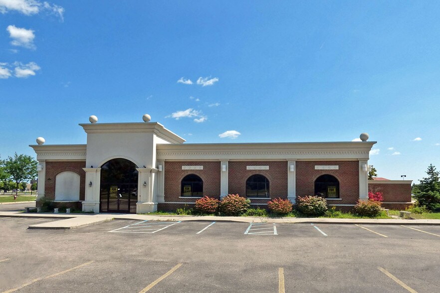 More Photos Of 44350 Schoenherr Rd, Sterling Heights Restaurant For Sale