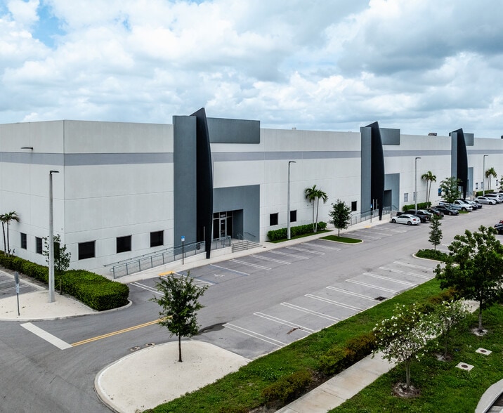 Primary Photo Of 8200 NW 93rd St, Medley Distribution For Lease