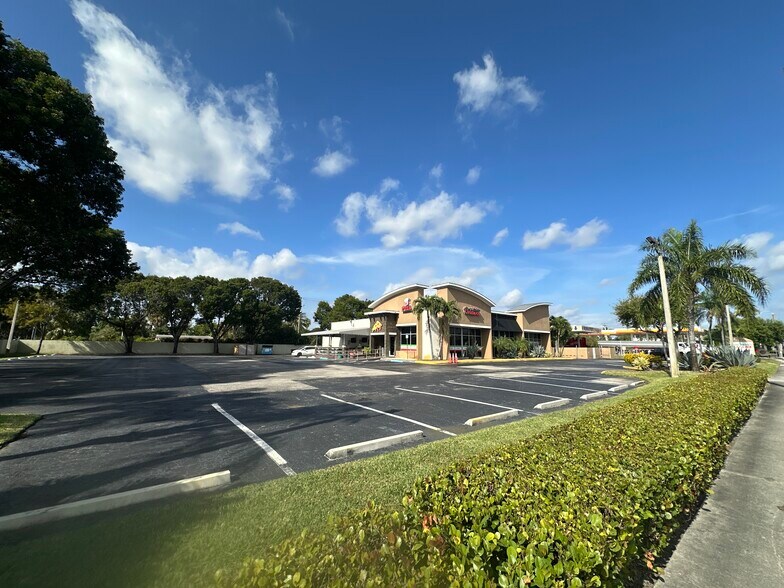 More Photos Of 2401-2403 N State Road 7, Margate Freestanding For Sale