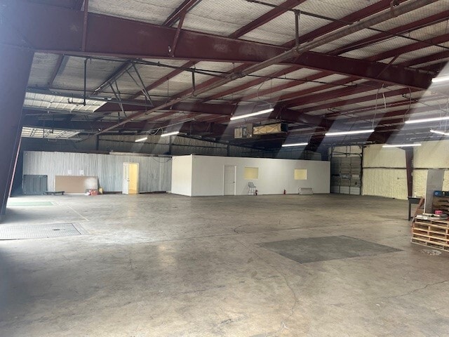 More Photos Of 1942 S Interstate 35, San Marcos Warehouse For Sale
