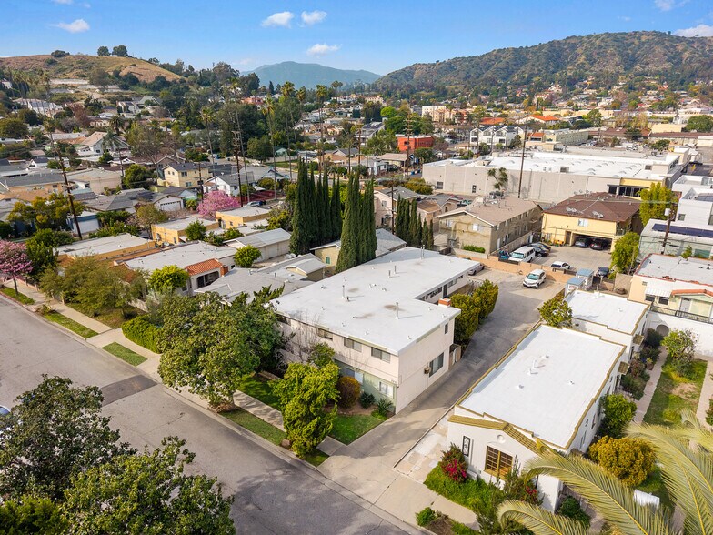 More Photos Of 2233 Addison Way, Los Angeles Apartments For Sale