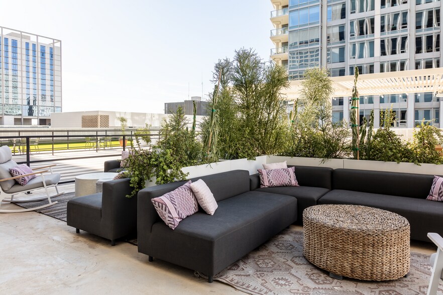 More Photos Of 101 N 1st Ave, Phoenix Office For Lease