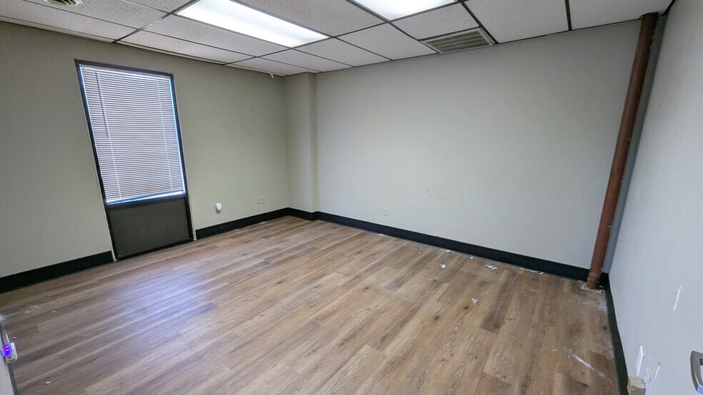 More Photos Of 2200 Chambers Rd, Aurora Warehouse For Sale