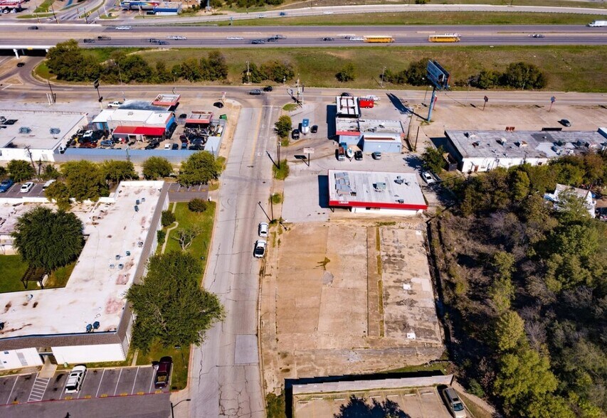 More Photos Of 1405 Weiler Blvd, Fort Worth Restaurant For Sale