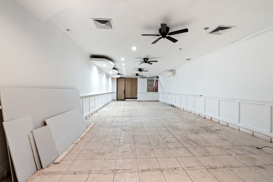 More Photos Of 2100 Clove Rd, Staten Island Storefront For Lease