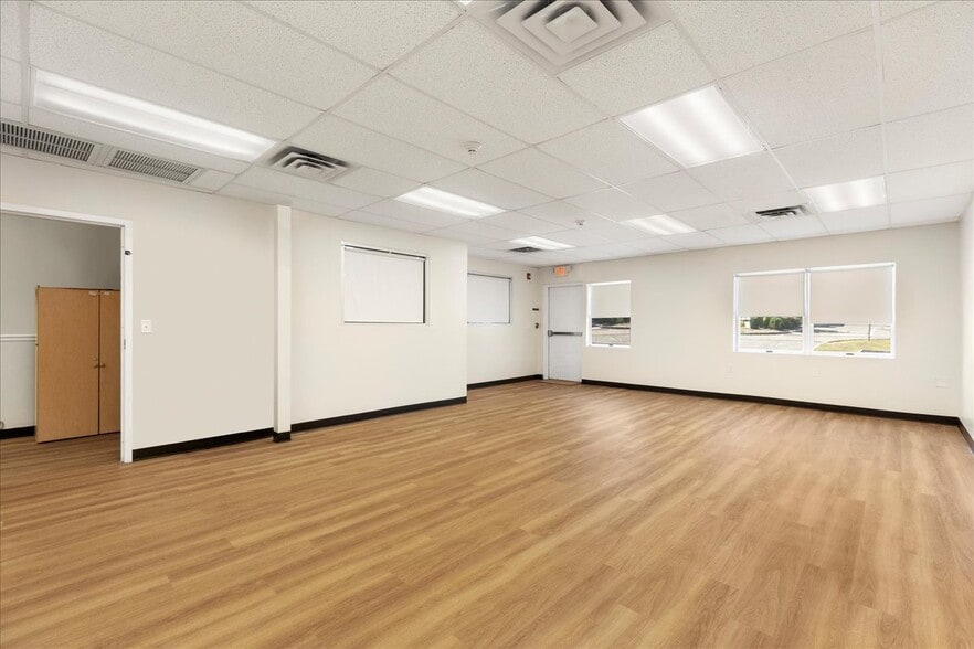 More Photos Of 170 Township Line Rd, Hillsborough Office For Lease