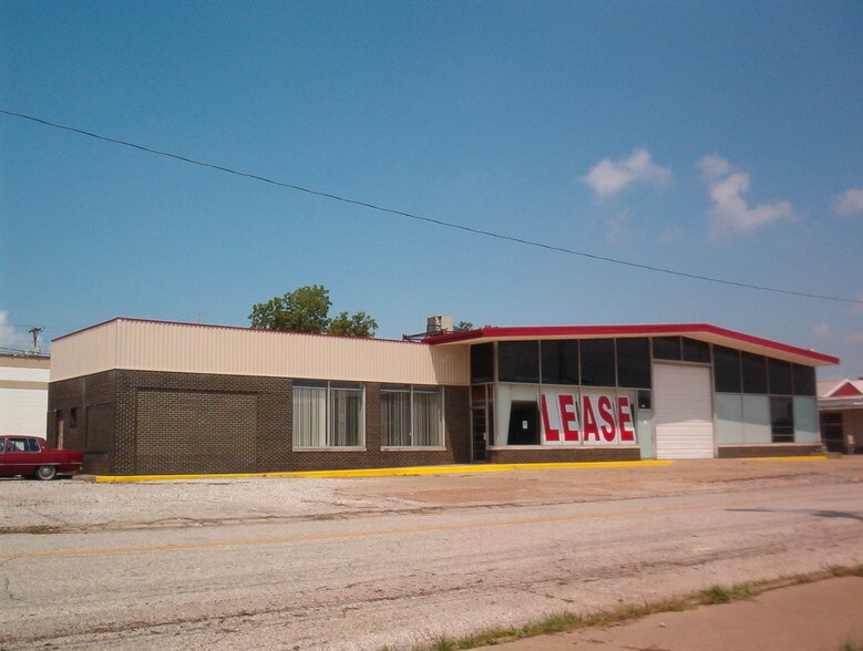 Primary Photo Of 117 S Kentucky Ave, Evansville Flex For Lease