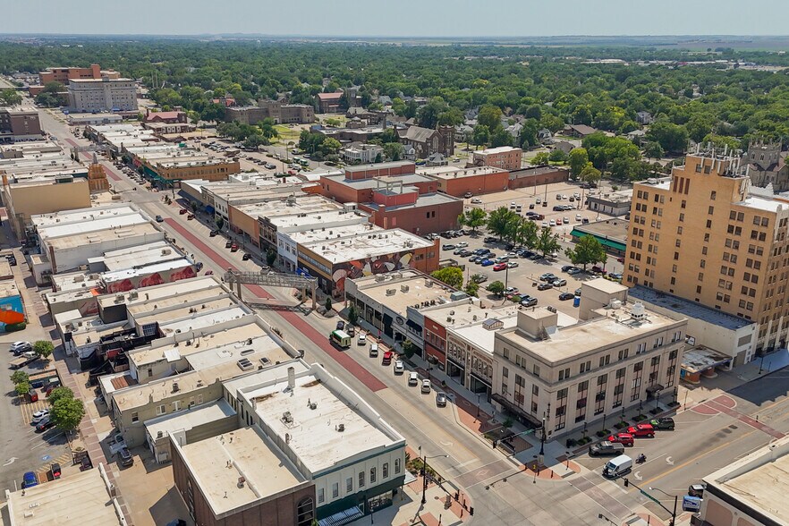 More Photos Of 108 S Santa Fe Ave, Salina General Retail For Lease