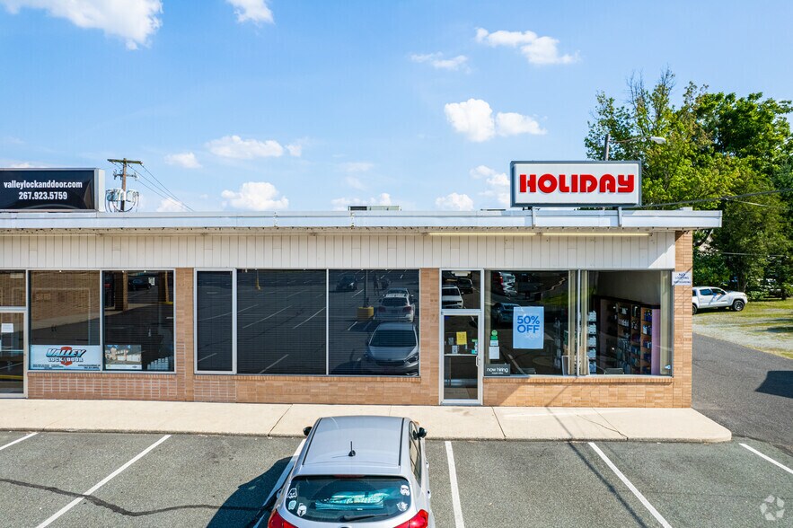 More Photos Of 22 E 4th St, East Greenville Restaurant For Lease