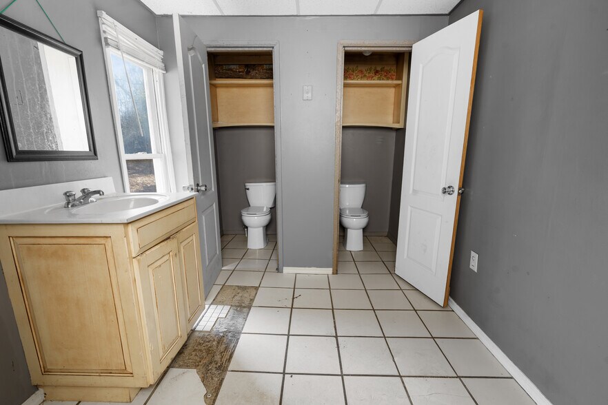 More Photos Of 1105 Brewers Bridge Rd, Elberton Specialty For Sale