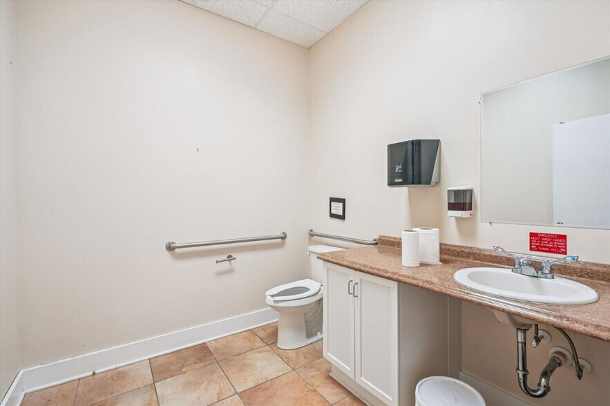 More Photos Of 113 Aileen Rd, Flint Hill Warehouse For Sale