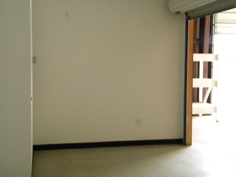 More Photos Of 4414 State Highway 276, Rockwall Flex For Lease