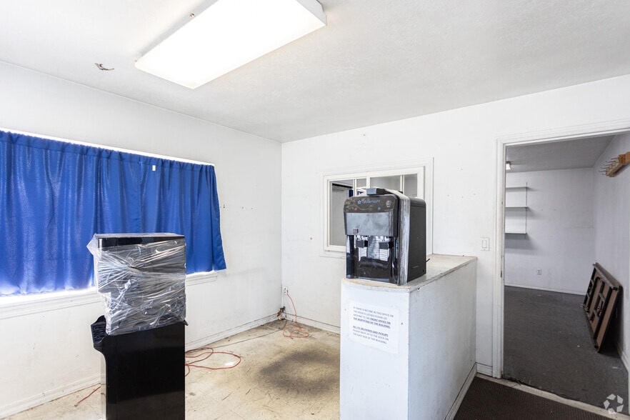 More Photos Of 1876 W Fortune Rd, Salt Lake City Manufacturing For Lease