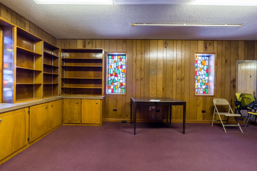 More Photos Of 1809 34th St, Lubbock Religious Facility For Sale