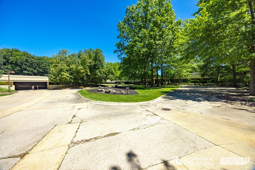 Primary Photo Of 28800 Clemens Rd, Cleveland Office For Lease