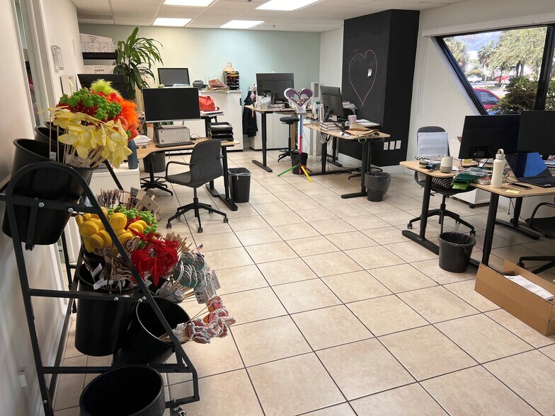 More Photos Of 2011-2031 NW 89th Pl, Miami Showroom For Lease