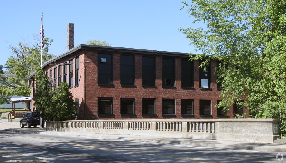 More Photos Of 1 S Main St, Coventry Manufacturing For Lease