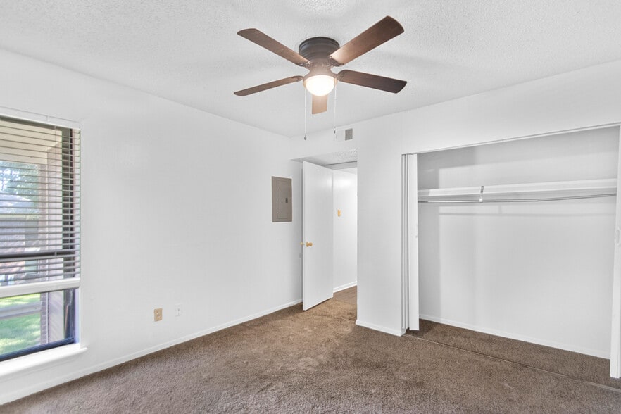 More Photos Of 1810 Bishop Rd, Bryant Apartments For Sale