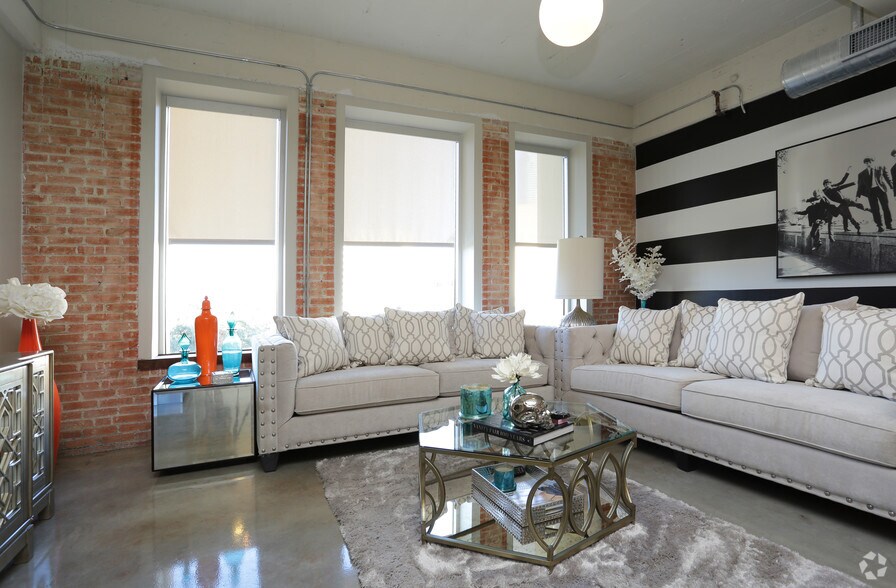 More Photos Of 500 S Ervay St, Dallas Multifamily For Sale