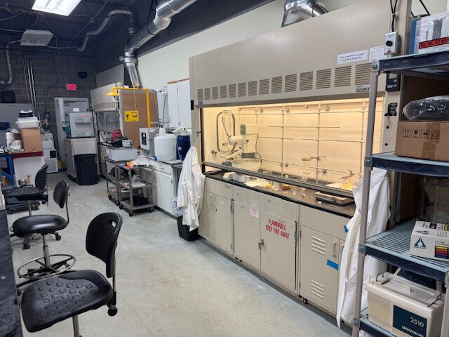 More Photos Of 5 Worthington Access Dr, Maryland Heights Light Distribution For Lease