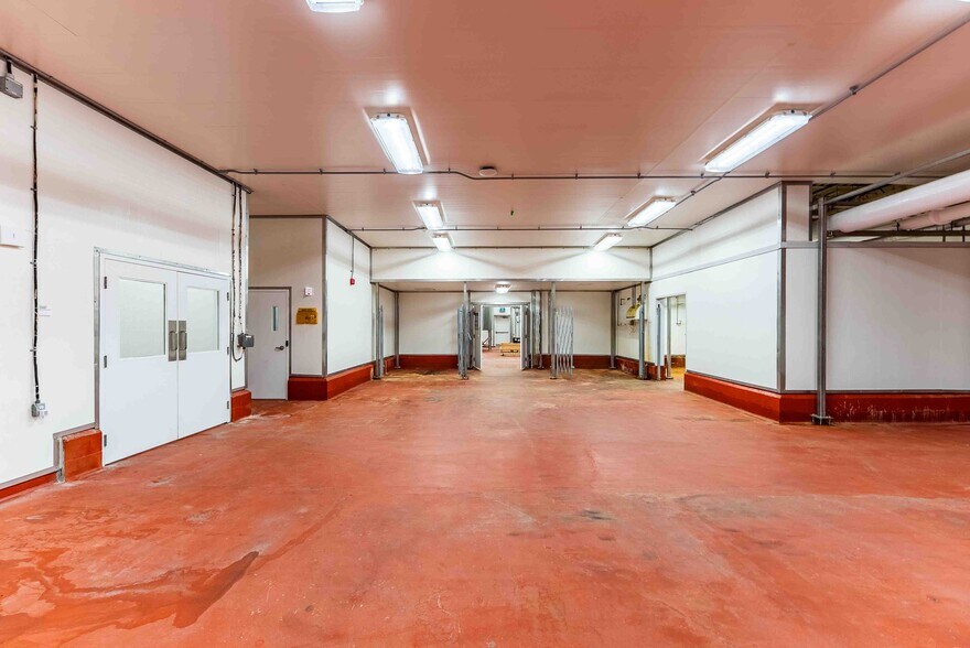 More Photos Of 500 Barrydowne Rd, Sudbury Manufacturing For Sale
