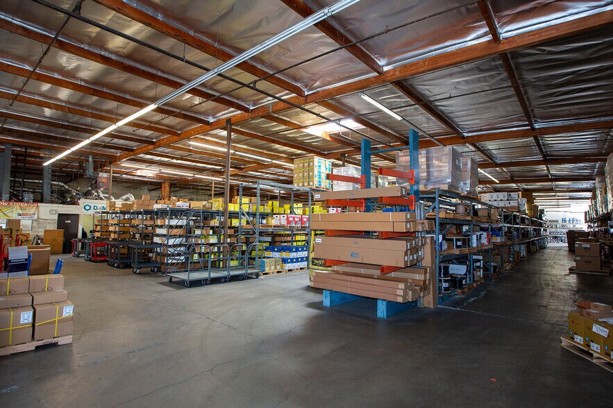More Photos Of 15881 Chemical Ln, Huntington Beach Warehouse For Sale