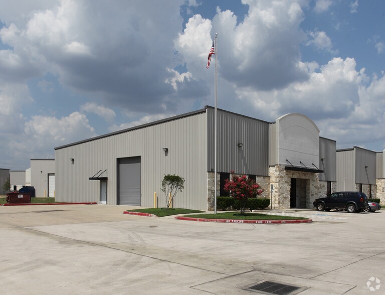More Photos Of 1225 Price Plaza Dr, Katy Warehouse For Lease