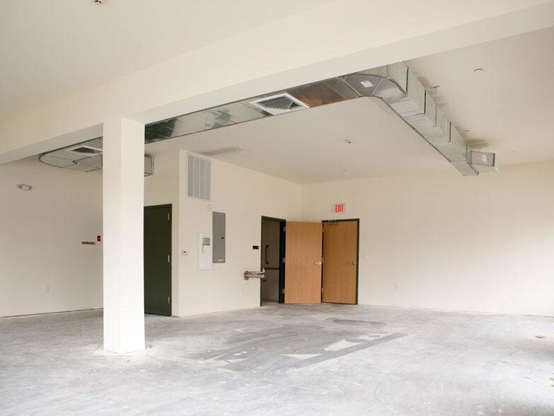 More Photos Of 700 Wincoram Way, Coram Apartments For Lease