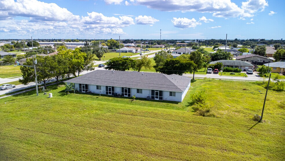 More Photos Of 717 SE 8th St, Cape Coral Apartments For Sale