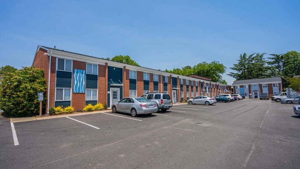 Primary Photo Of 11112 Mintwood Pl, Newport News Apartments For Sale