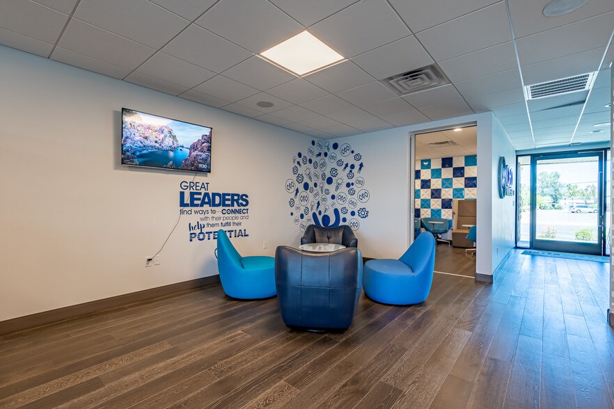 More Photos Of 531 E Bethany Home Rd, Phoenix Office For Sale