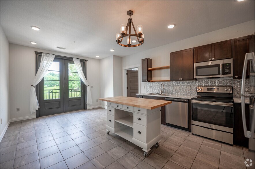 More Photos Of 3105 S Sare Rd, Bloomington Apartments For Lease