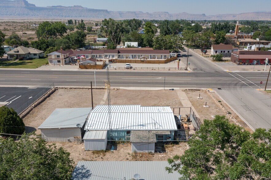 More Photos Of 15 W Main St, Green River Freestanding For Sale