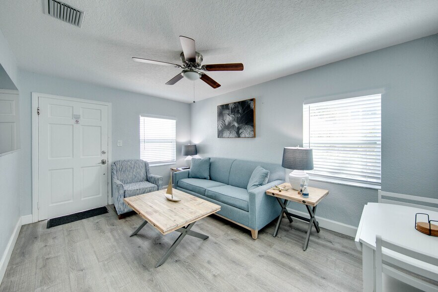 More Photos Of 12321 Gulf Blvd, Treasure Island Hospitality For Sale