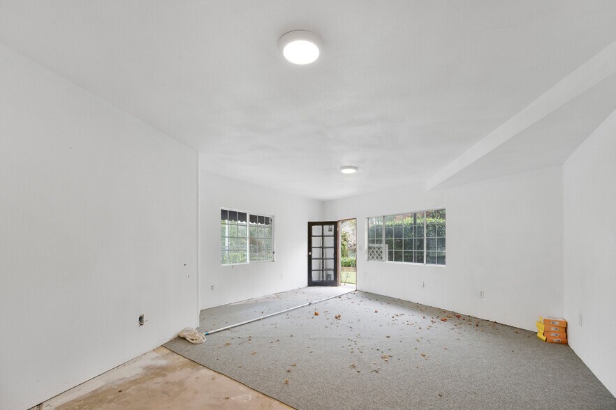 More Photos Of 801 W Whittier Blvd, La Habra Storefront Retail Residential For Sale