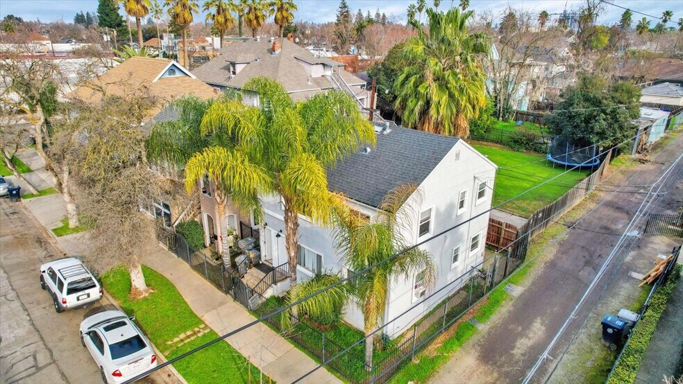 More Photos Of 2611 Alhambra, Sacramento Apartments For Sale